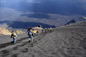 Papier Peint photo Lavable Volcan etna, la descente