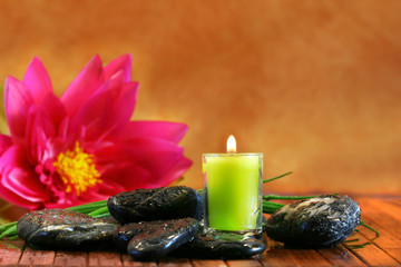 green aromatherpy candle