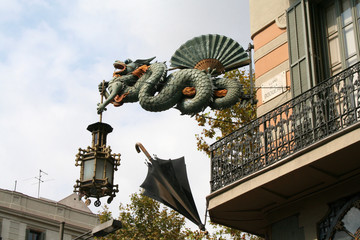 Fototapeta premium chinese dragon on ramblas street. barcelona, spain.