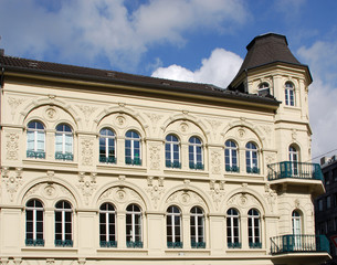 Fototapeta na wymiar wohnhaus in düsseldorf