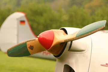 hélice en bois