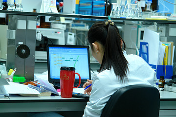 students in the laboratory