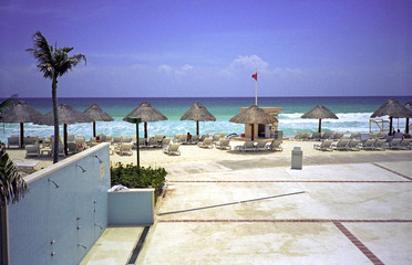 beach at cancun