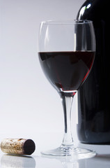 verre de vin et bouteille