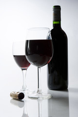 verres, bouteille & bouchon