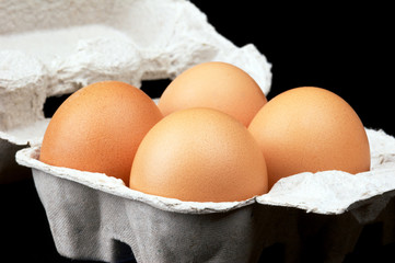 frische eier in der box