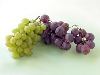 green and deep-red grapes