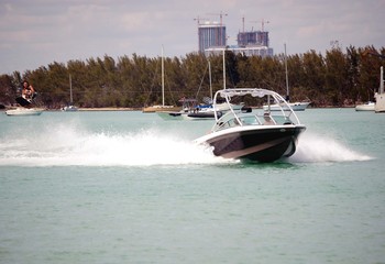 Fototapeta premium motor boat