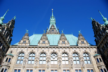 Fototapeta na wymiar cityhall Hamburg Rathaus