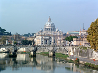 Fototapeta na wymiar plac Świętego Piotra w Watykanie.