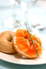 mini bagel with smoke salmon