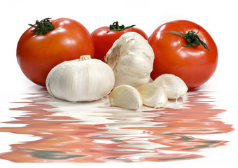 garlic and tomatoes