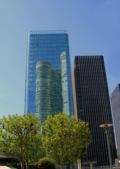 the buildings of modern paris