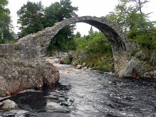 Fototapeta na wymiar scotland medival bridge