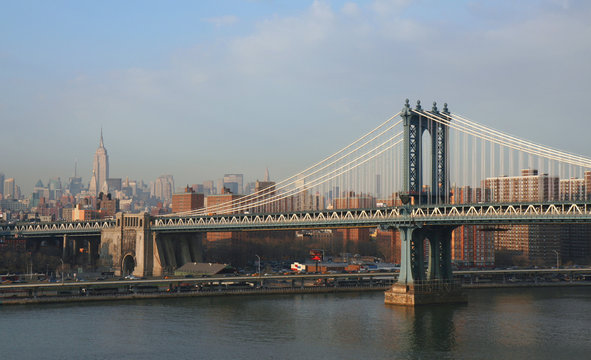 manhattan bridge and manhattan