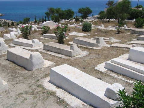 cementerio junto al mar