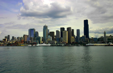 Fototapeta premium seattle skyline with docked ferry