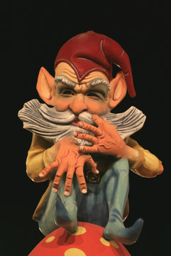 la fallas statues