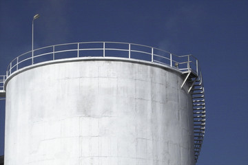 industrial silos © José Alves