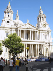 Fototapeta na wymiar st paul's cathedral, london