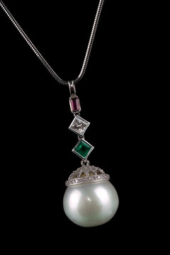 jeweller ornament with pearls