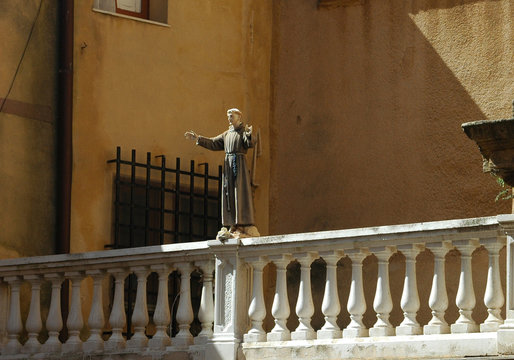 statuette de moine