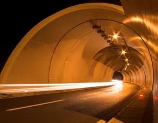 Foto auf Acrylglas Tunnel Tunnelröhre bei Nacht