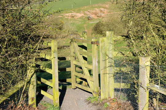 gate footpath