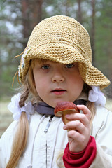 girl with mushroom