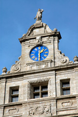 Fototapeta na wymiar city hall clock in leipzig, germany
