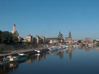 Obraz premium dresden, am elbkai, am morgen