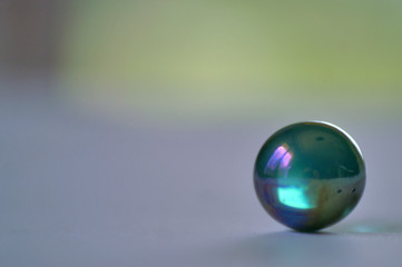 la bille nacr&eacute;e