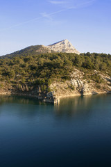 sainte-victoire   aix en provence