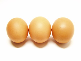 trois oeufs