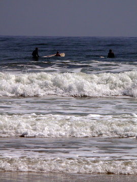 surfers waiting