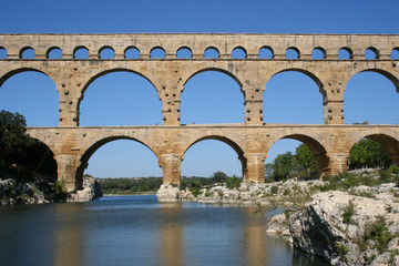 Fototapeta premium aqueduct at pont du gard southern france