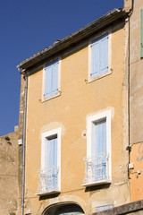 Fototapeta na wymiar maison provençale