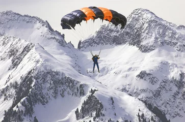 Photo sur Plexiglas Sports aériens parachutist