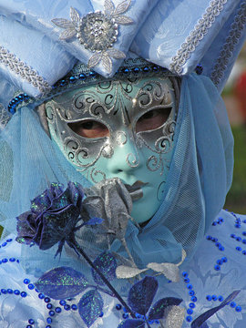 Traditionnel Masque Carnaval De Venise Avec Une Décoration Colorée Banque  D'Images et Photos Libres De Droits. Image 47718100