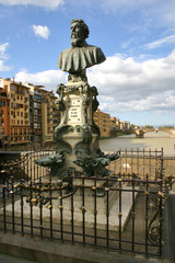 Fototapeta na wymiar bust of benvenuto cellini on the ponte vecchio
