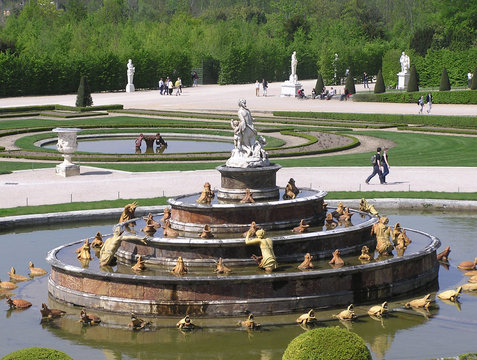 Fontaine Bilder Durchsuchen 35,983 Archivfotos, und