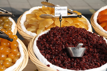 dried cranberry in the basket