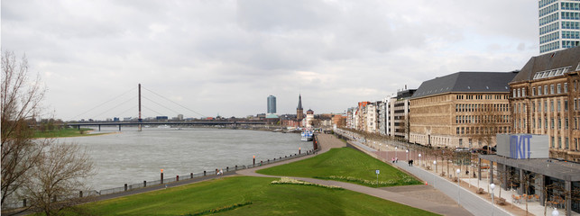 rheinufer promenade