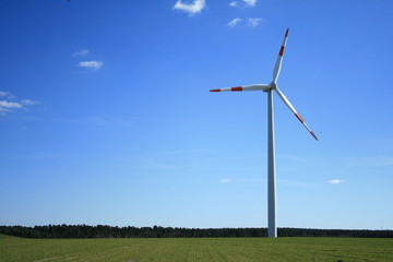 Fototapeta premium windräder und windkraft