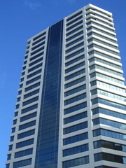 Fototapeta premium white glass building