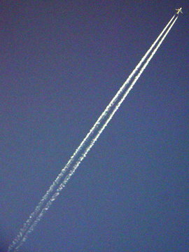 Jet Contrails