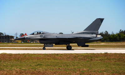 Fototapeta na wymiar modern f-16 fighter jet