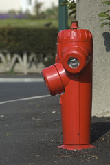 borne incendie rouge