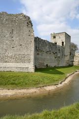 Fototapeta na wymiar Pevensey castle and moat