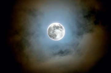 Obraz na płótnie Canvas pełnia księżyca